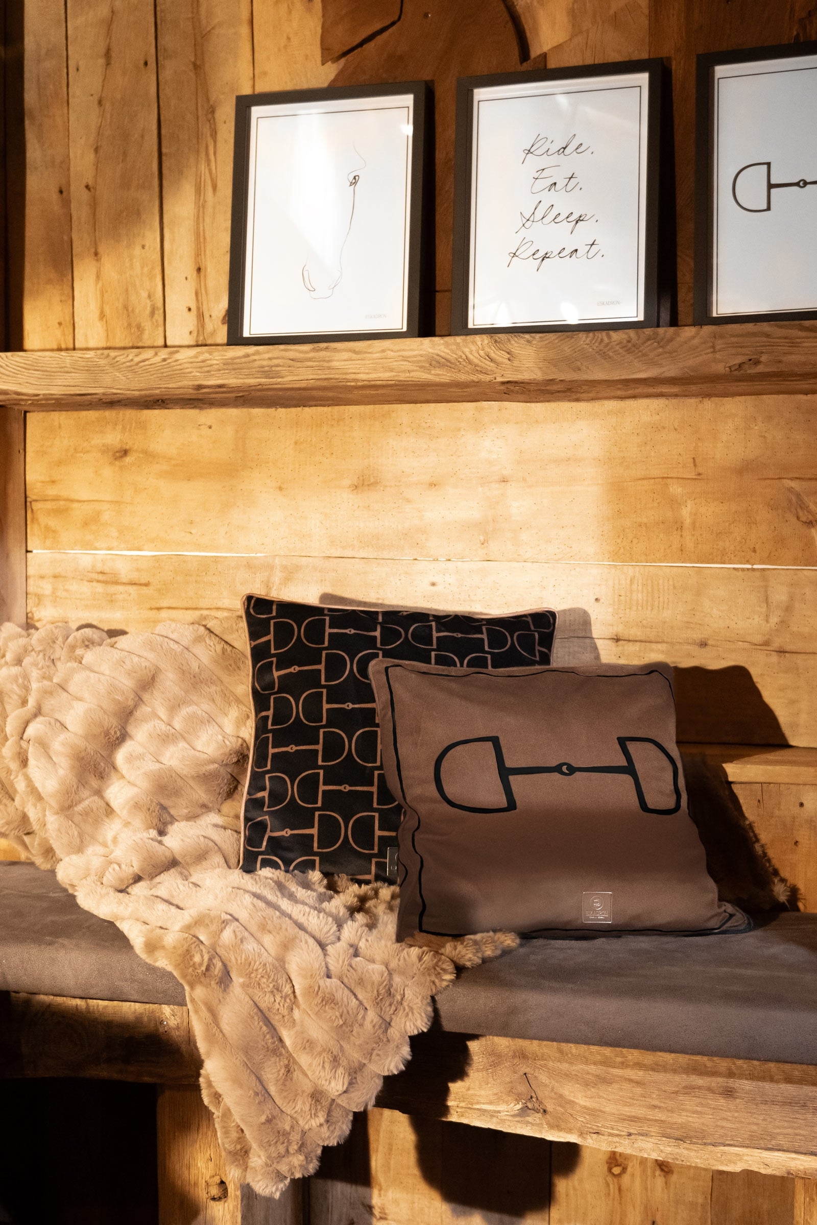 Eskadron Platinum 25 Velvet Platinum Pillow Cover Gifts & Toys