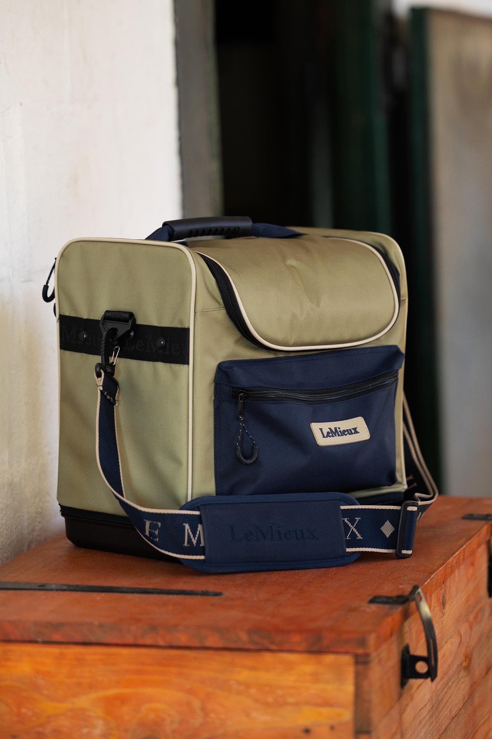 LeMieux Elite Pro Grooming Bag Accessories