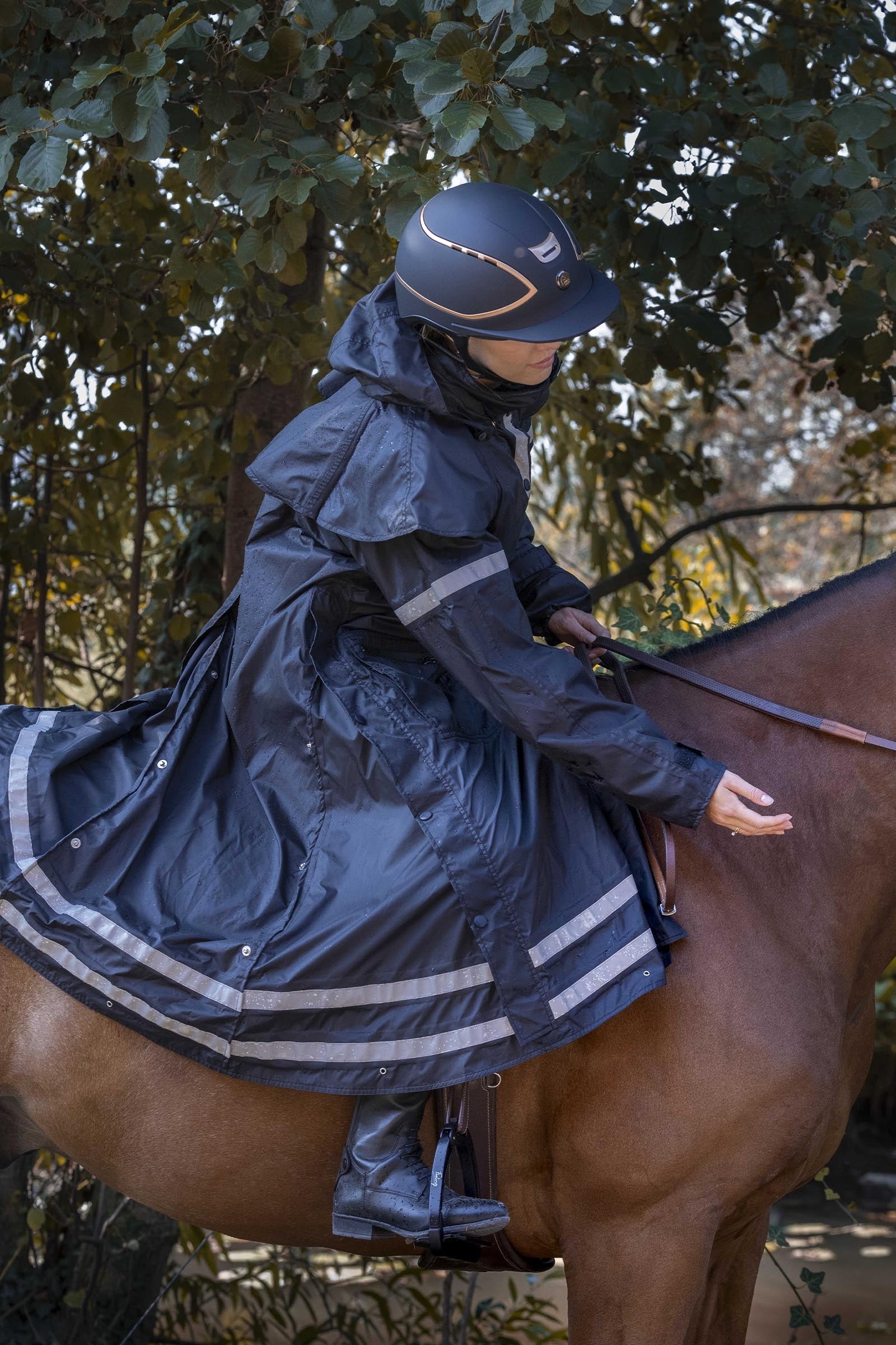 EQUITHÈME RiderCoat Long Raincoat Women’s Riding Clothing