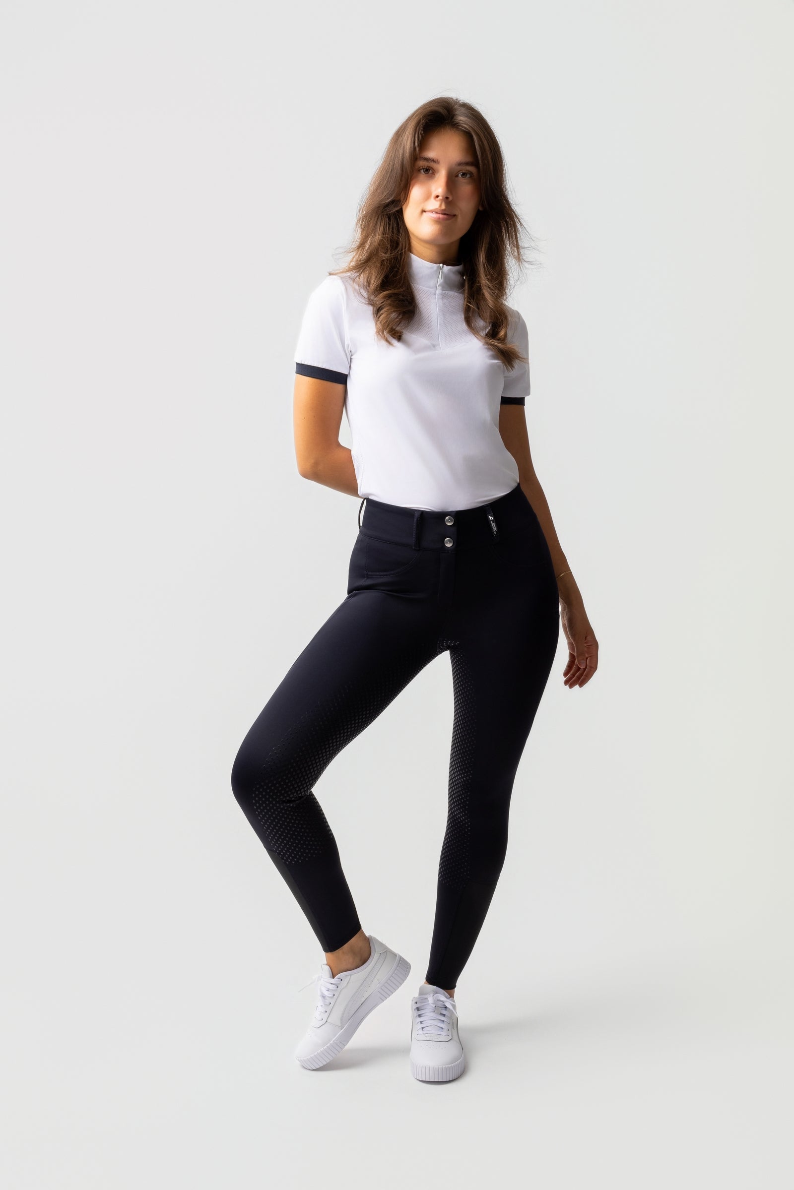 Model shot 2