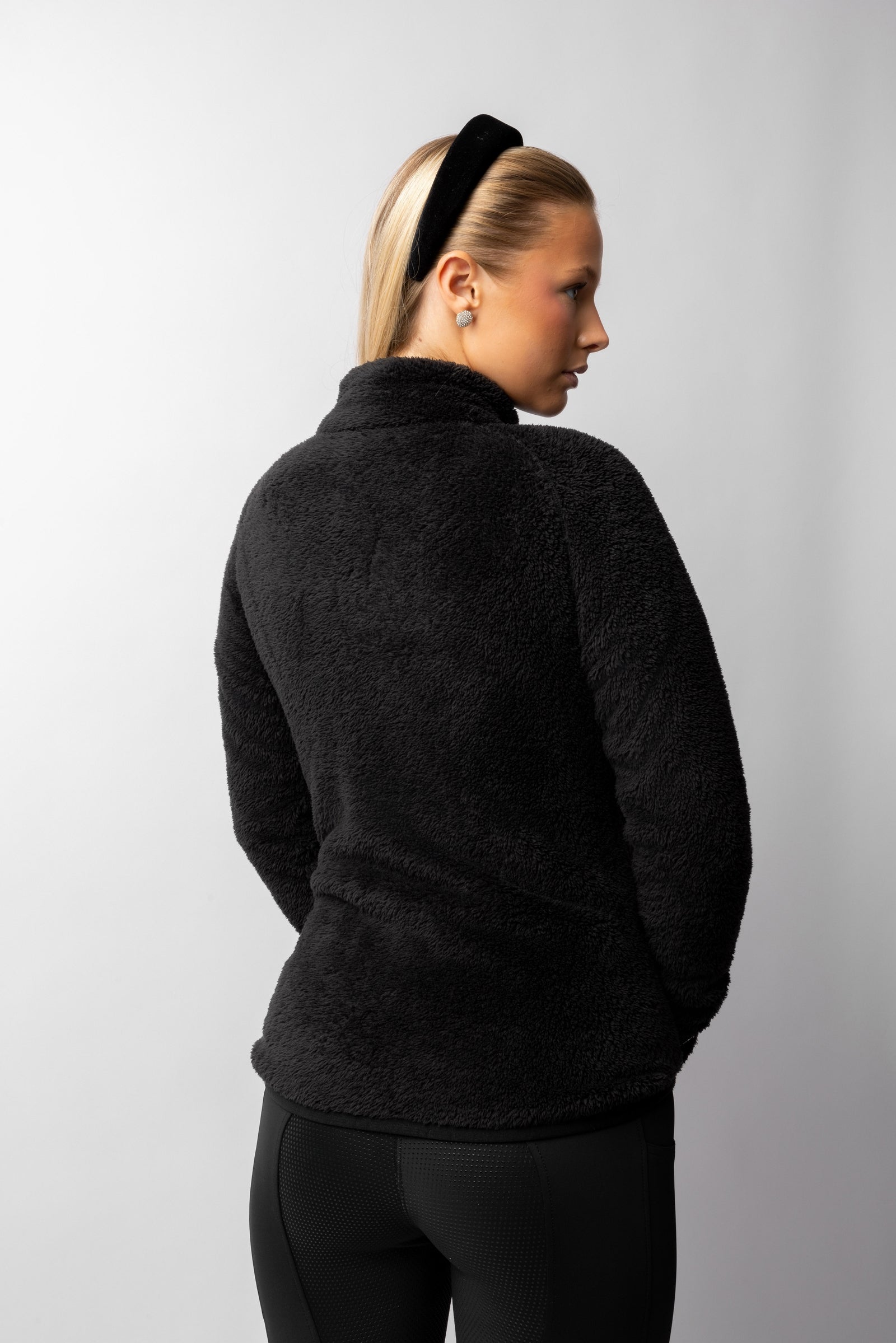 Model shot 3