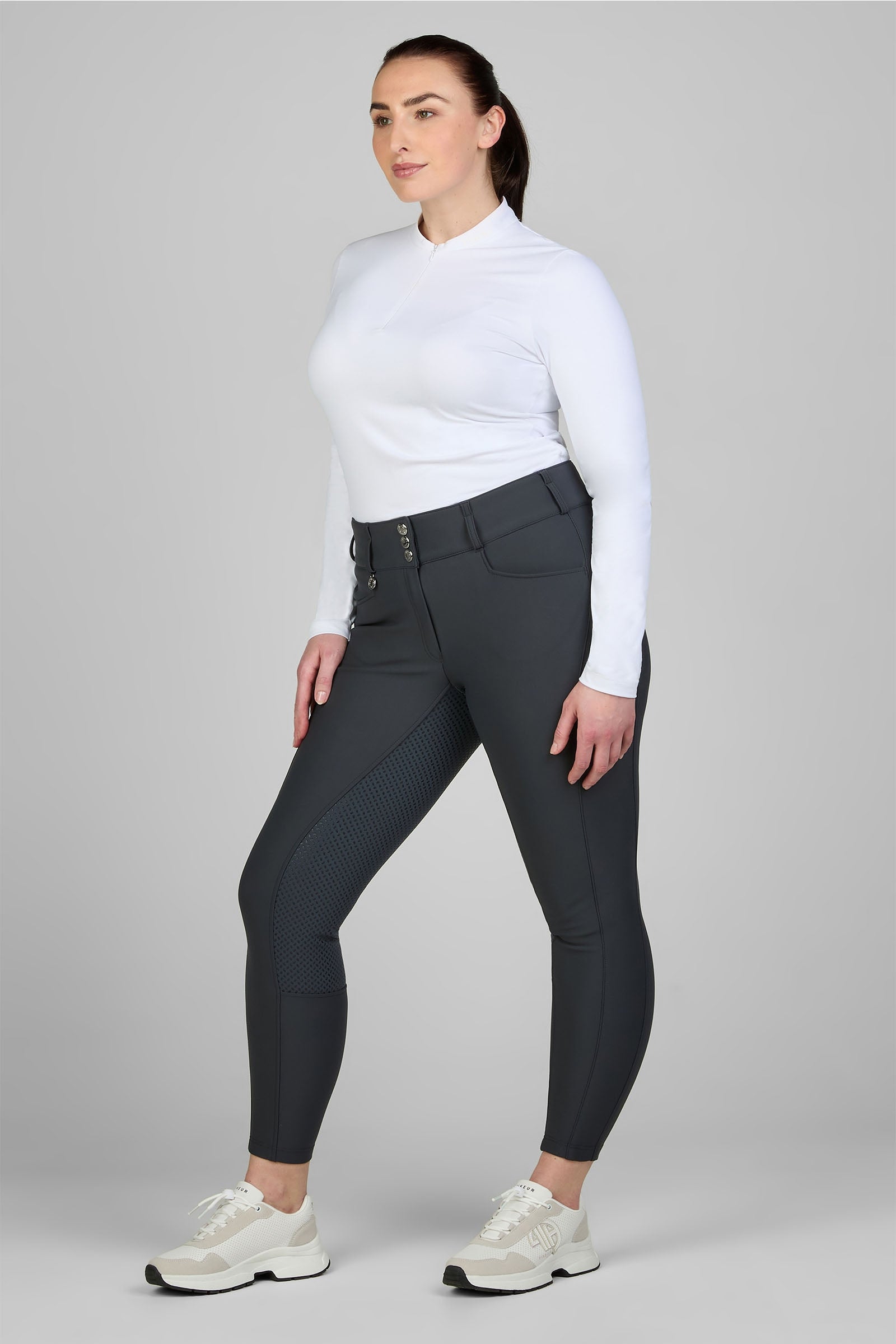 Model shot 1