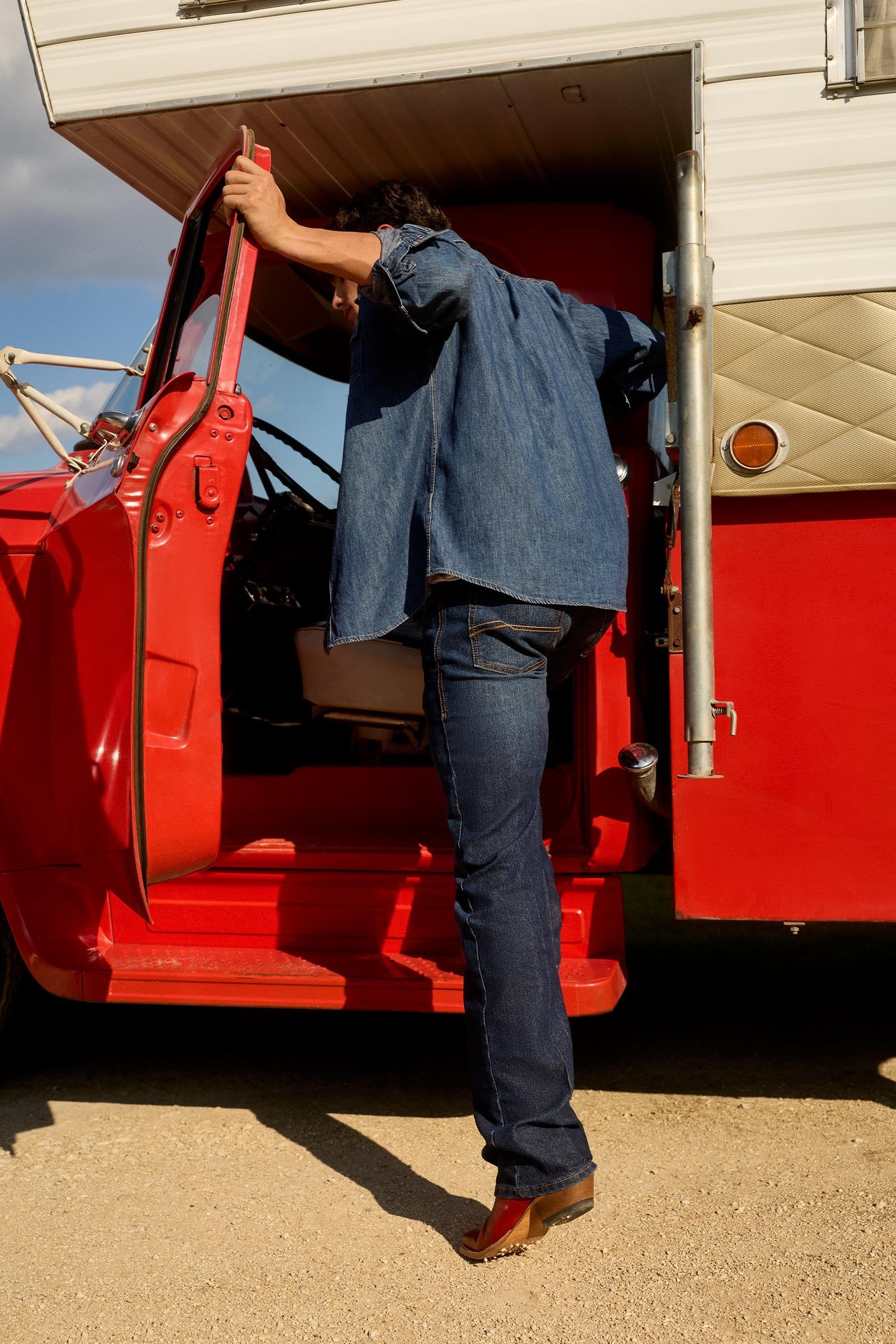 Lifestyle shot 4