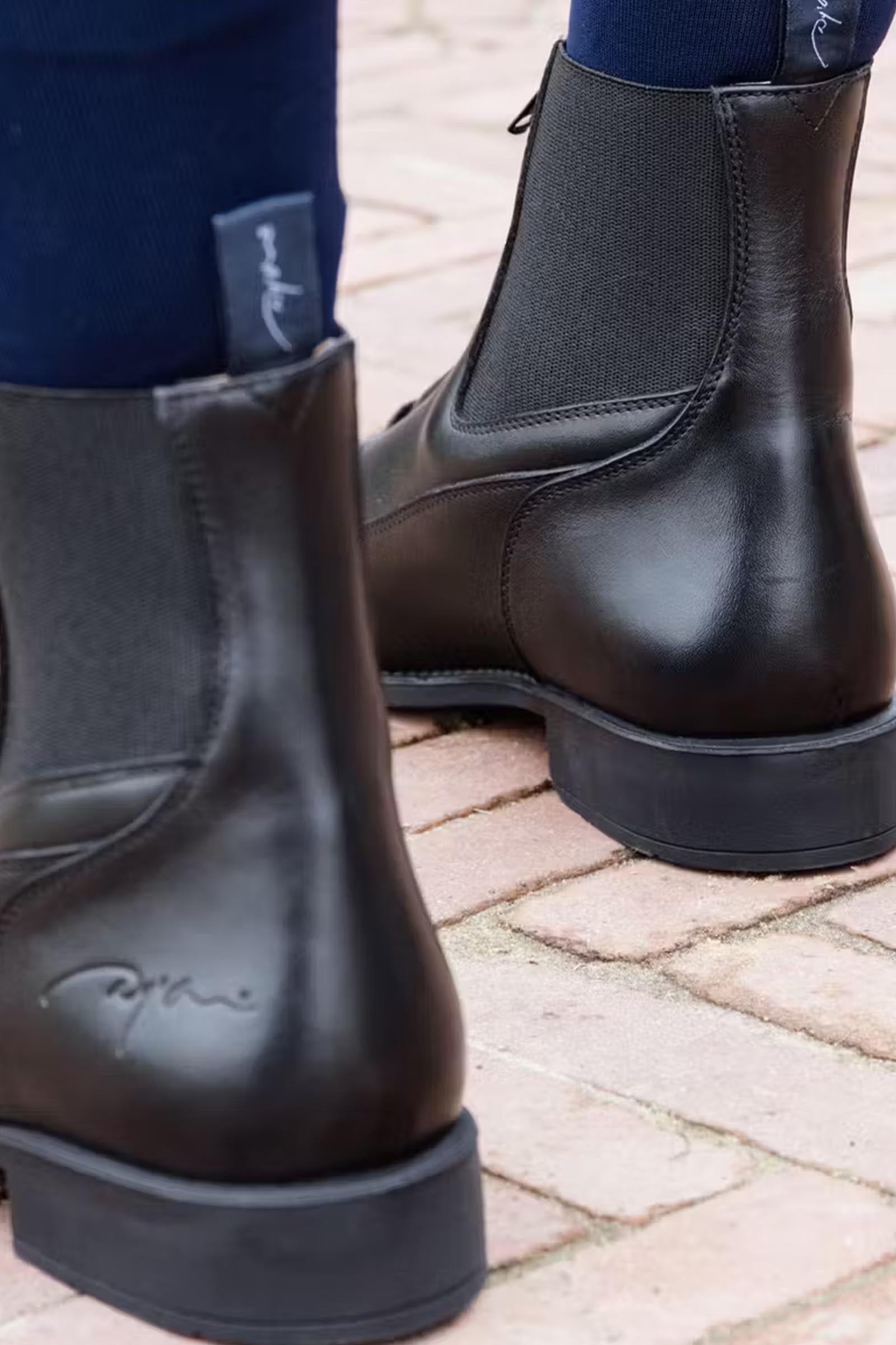 Dy'on Short Boots With Front Zipper Riding Boots & Riding Shoes
