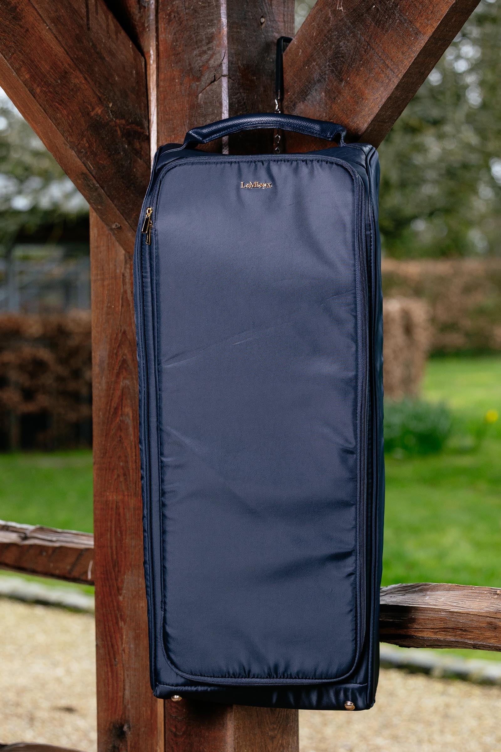 Lifestyle shot 4