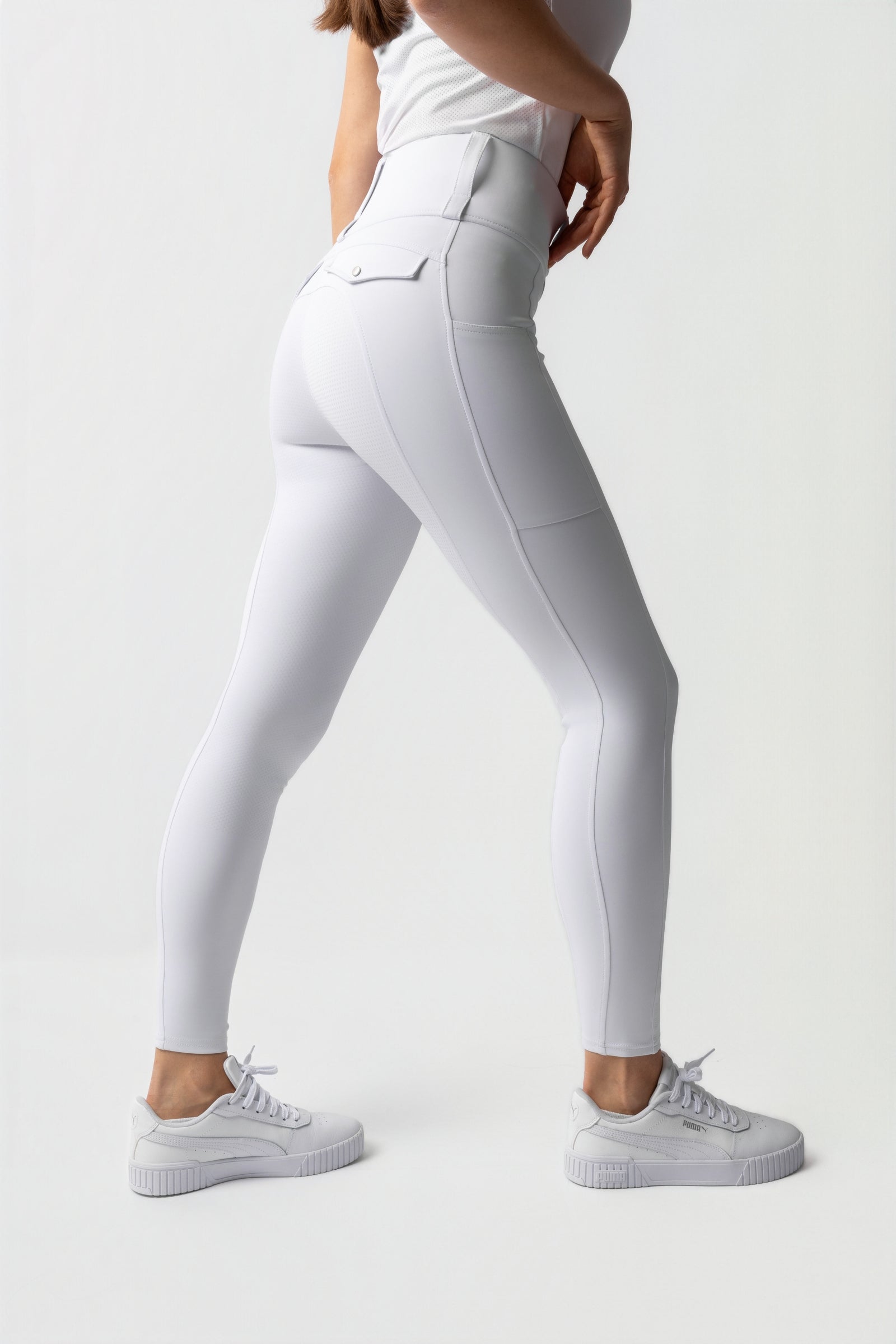Model shot 3