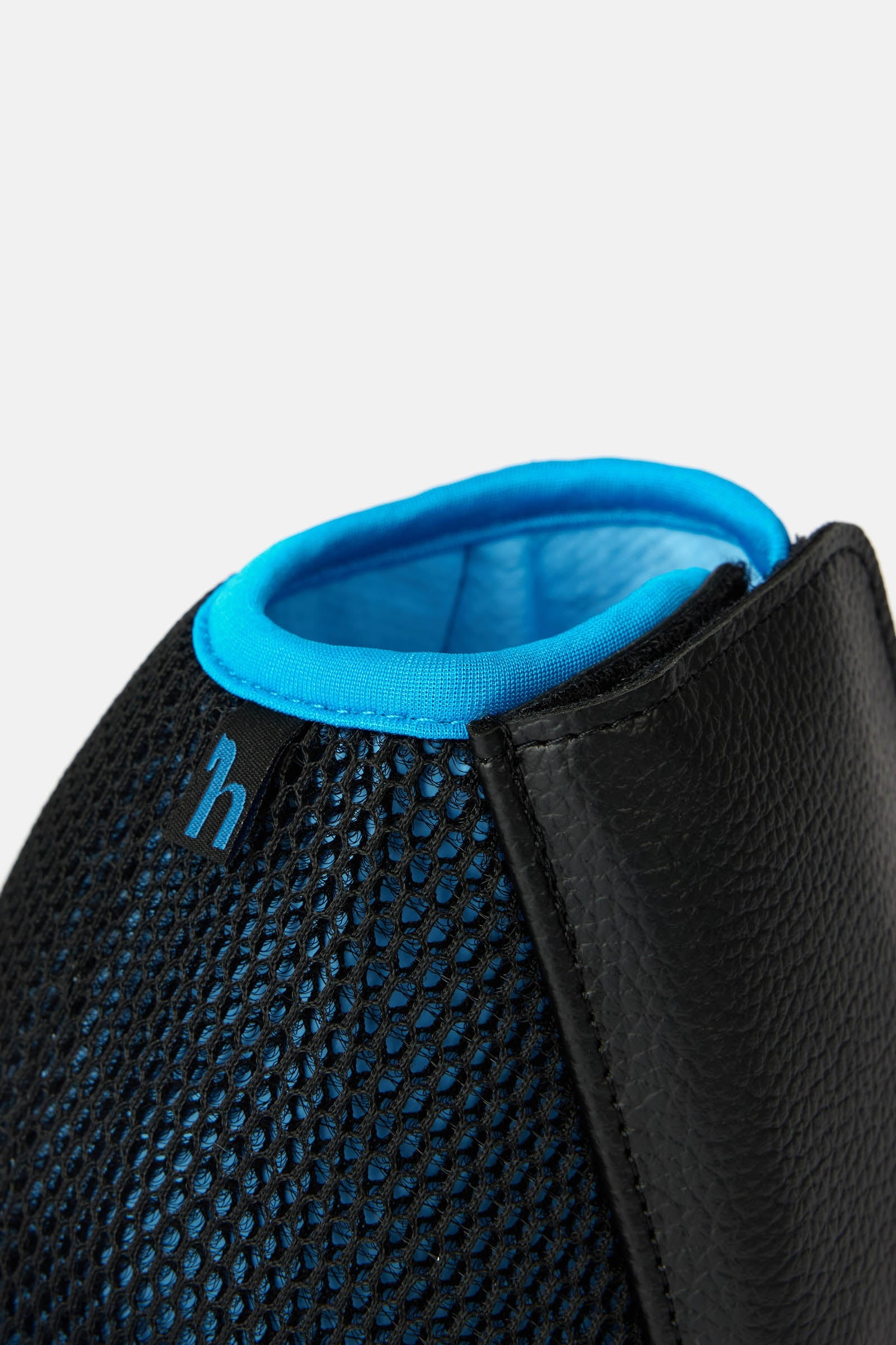 Horze Cold Water Cooling Bell Boots (Pair) Leg Protection & Hoof Protection for Horses