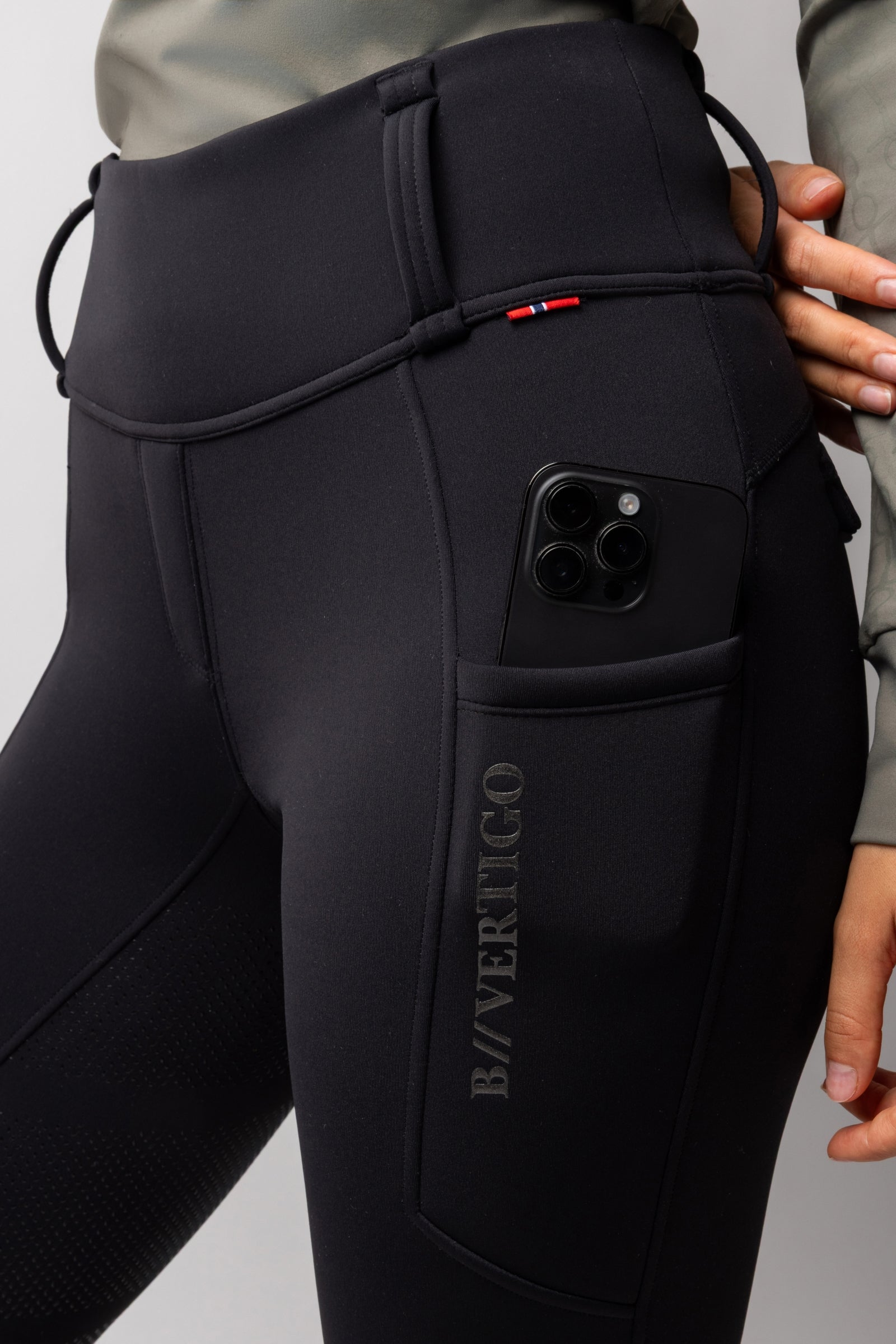 Tucano Urbano KRONOS Guanto invernale da moto con finestra smartwatch Tucano Urbano KRONOS Guanto invernale da moto con finestra smartwatch