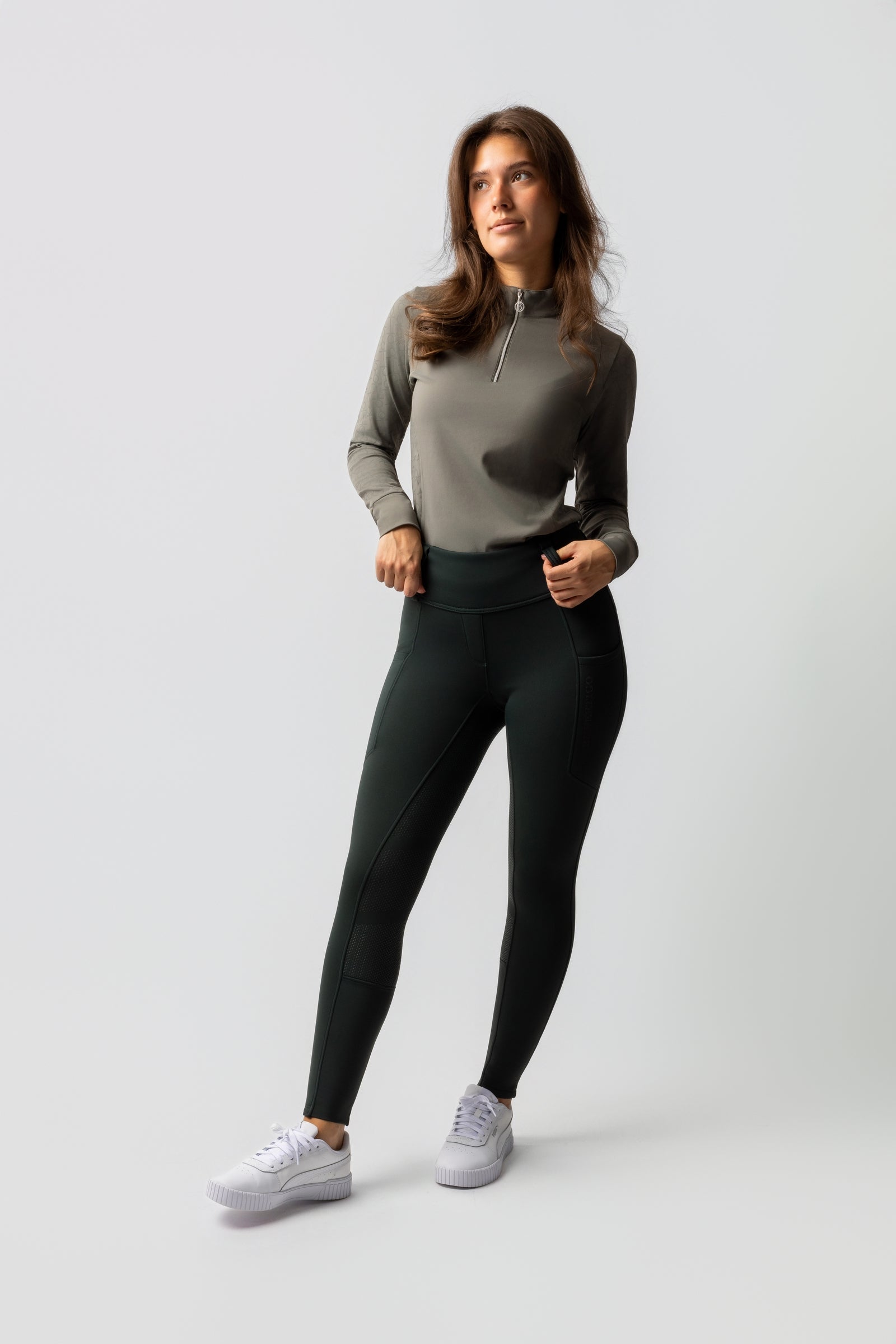Model shot 2