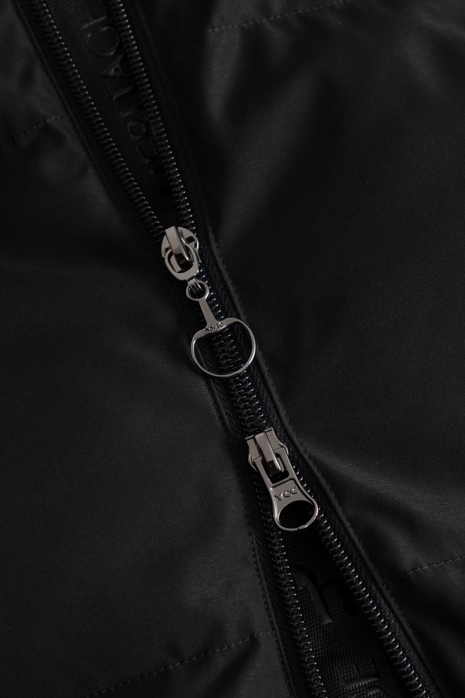 Pack shot 2
