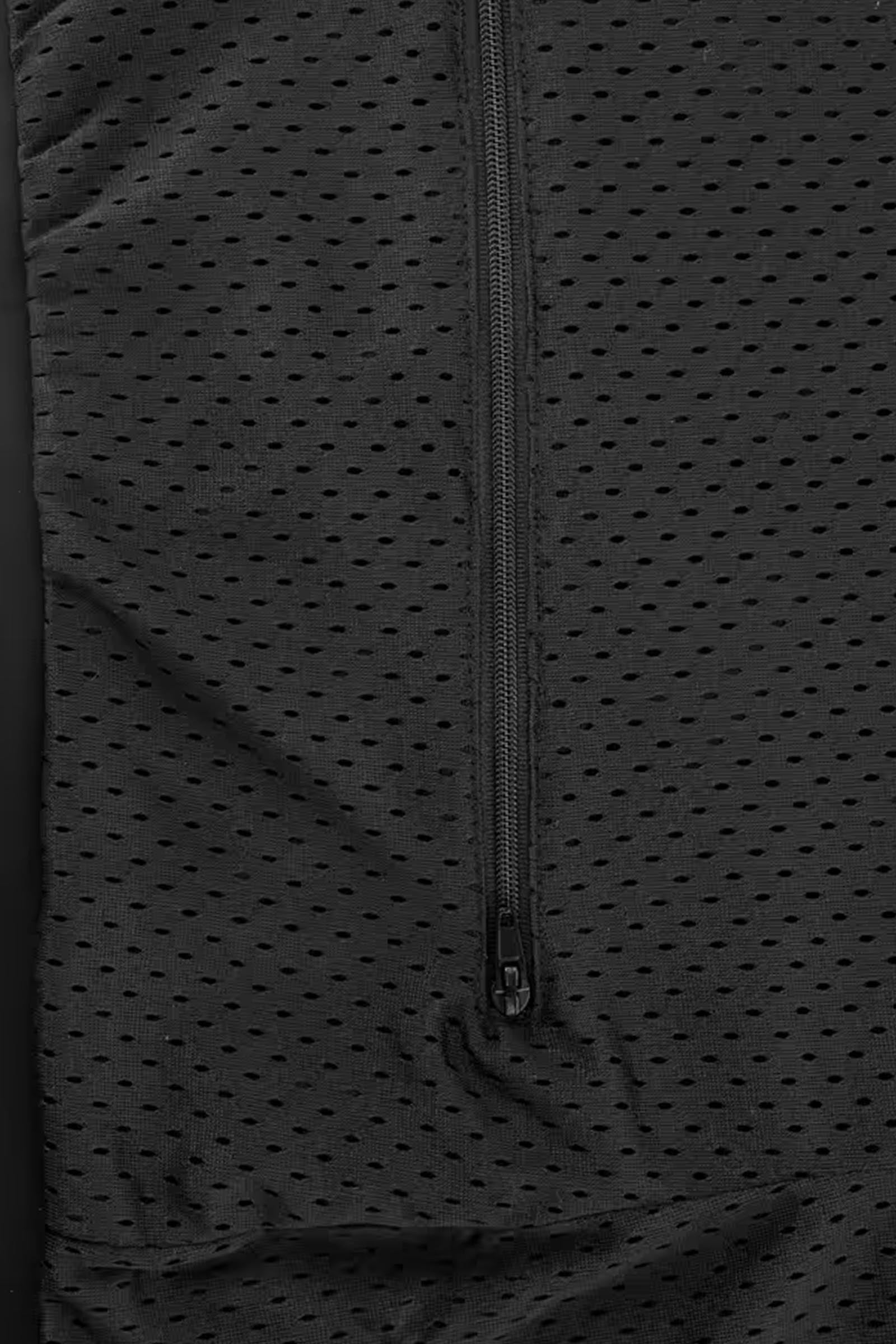 Lifestyle shot 4