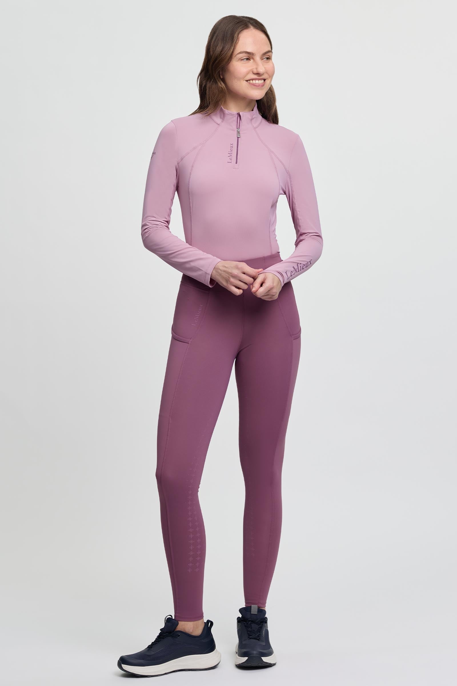 Model shot 3